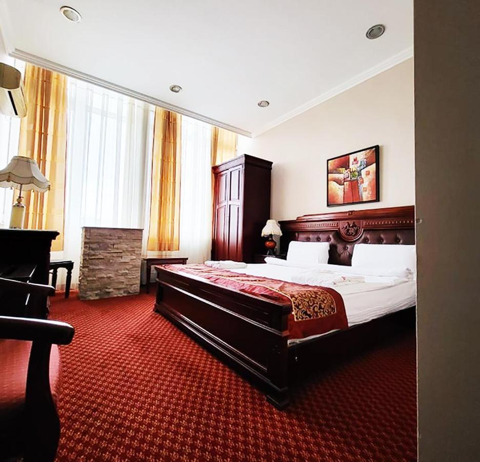 Hotel Royal プリシュティナ エクステリア 写真