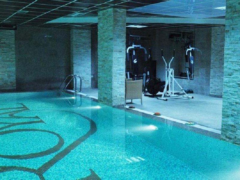 Hotel Royal プリシュティナ エクステリア 写真